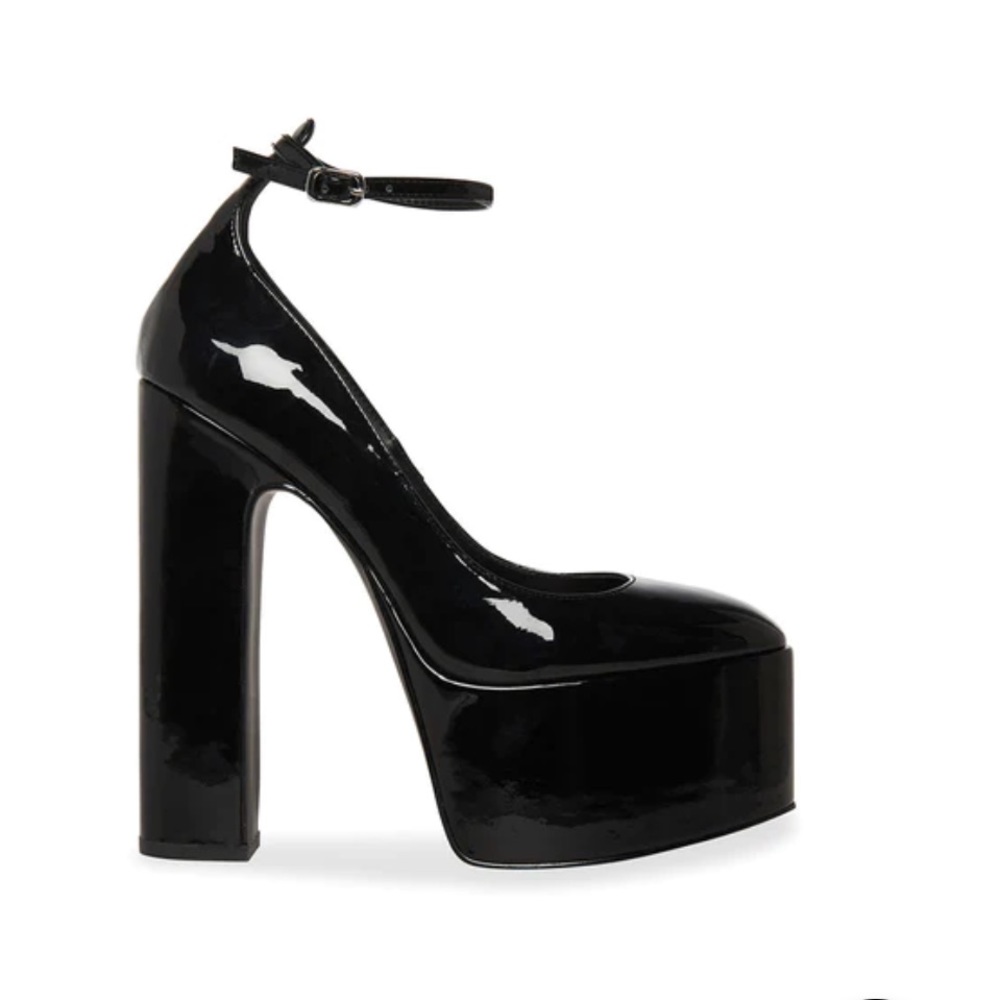 NWB Steve Madden Skyrise Platform in Black Patent 7.5